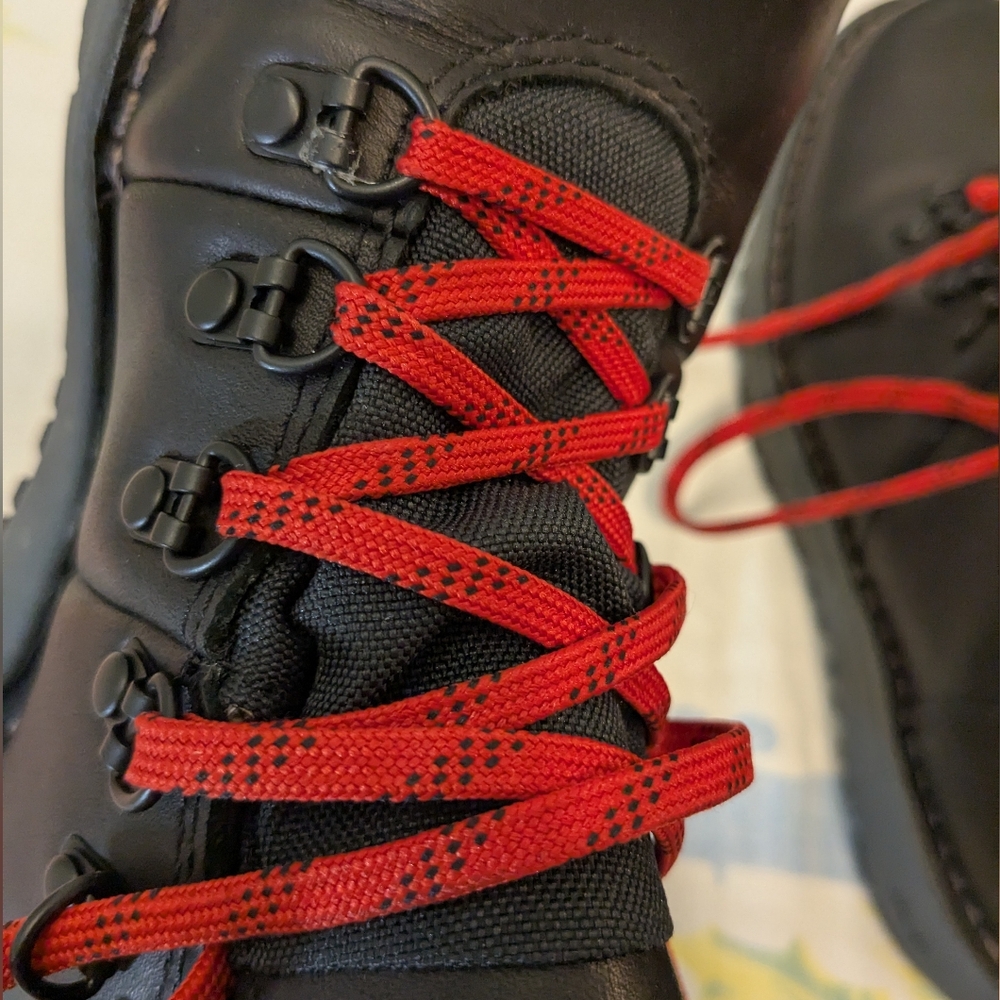 Danner Women’s Vertigo 917 Boots Black Size 8M Gortex, Red and Black Laces - Picture 6 of 13